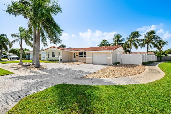 Shorewood, 300 SE 11th St, Deerfield Beach, Florida 33441, image 1