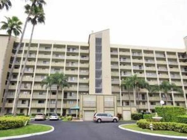 Le Club At Cypress Bend, 2205 S Cypress Bend Dr #206, Pompano Beach, Florida 33069, image 1