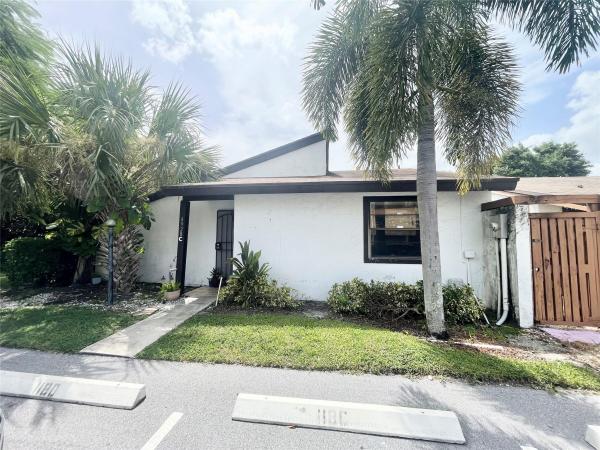 Foxwood Estates Of Lakeside Green, 4928 Alder Dr #C, West Palm Beach, Florida 33417, image 1