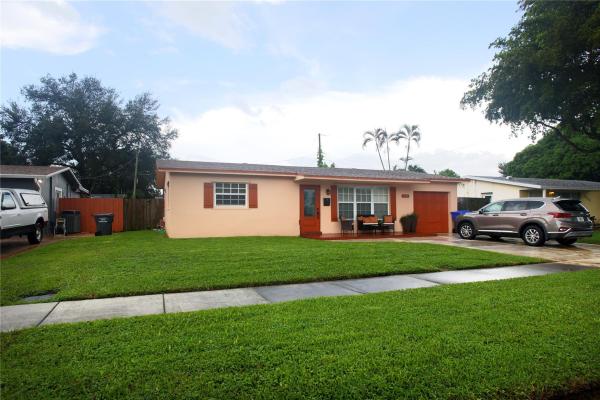 Driftwood Plaza, 6280 Farragut, Hollywood, Florida 33024, image 1