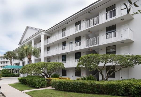 Whitehall, 3640 Whitehall Dr #305, West Palm Beach, Florida 33401, image 1