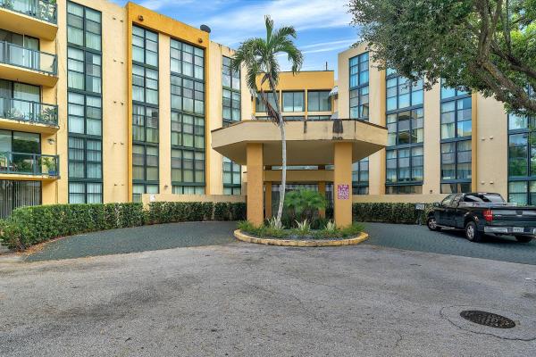 International Park, 11800 SW 18th St #408, Tamiami, Florida 33175, image 1