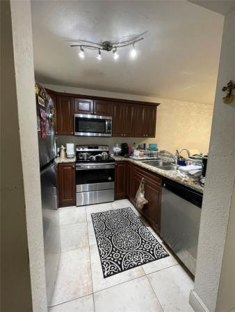 Palm Beach Grande, 1517 Lake Crystal Dr #D, West Palm Beach, Florida 33411, image 2