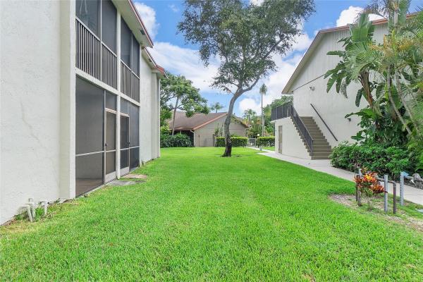 Courtyard Of Coral Gate, 5521 Courtyard Dr, Margate, Florida 33063, image 1