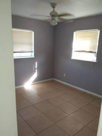 Alamanda Vista, 505 N 23rd St, Fort Pierce, Florida 34950, image 2