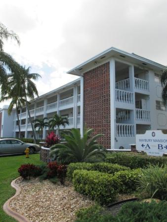 Maybury Mansions, 5201 NE 24th Ter #A214, Fort Lauderdale, Florida 33308, image 1