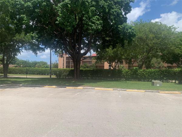 Oriole Gardens 3, 7310 NW 1st St #206, Margate, Florida 33063, image 1