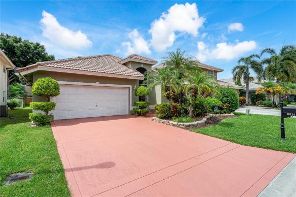 Meadow Lakes At Hillsboro Country Club, 10224 Brookville Ln, Boca Raton, Florida 33428, image 1