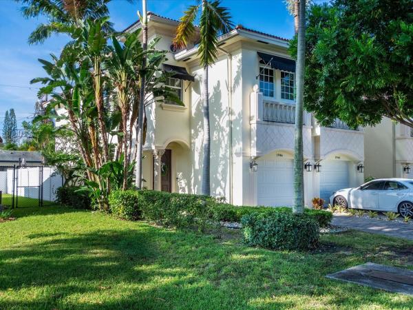 San Trina, 1946 NE 32nd St #1946, Lighthouse Point, Florida 33064, image 1