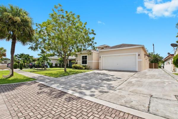 College, 721 SW 4th St, Dania Beach, Florida 33004, image 1