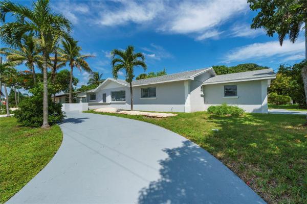 Woodcrest Manor, 301 SW 13th Ave, Boynton Beach, Florida 33435, image 1
