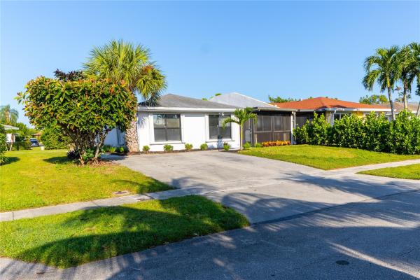 Meed Racquet Club, 7595 Deuce Ln, Lake Worth, Florida 33467, image 1