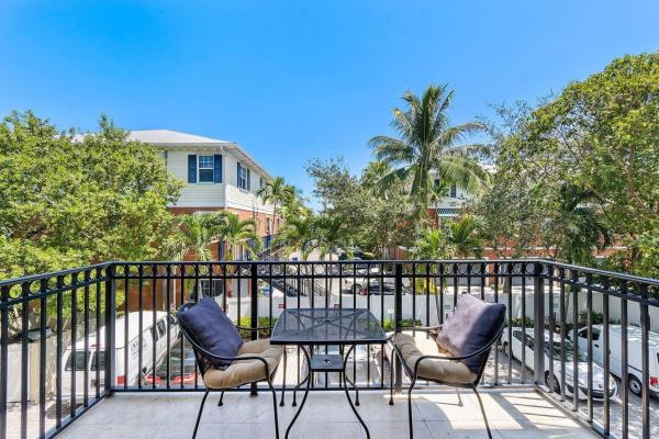 Parktown Of Wilton Manors , 2356 Wilton Dr #B, Wilton Manors, Florida 33305, image 2