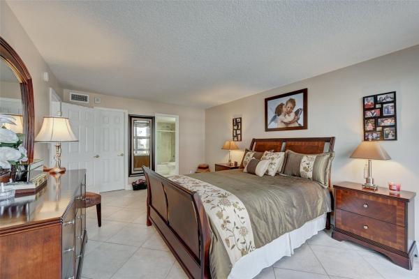 Silver Thatch Atlantic Plaza, 525 N Ocean Blvd #520, Pompano Beach, Florida 33062, image 1