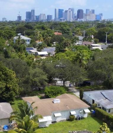 Munnelly Manor, 700 SW 18th St, Fort Lauderdale, Florida 33315, image 1