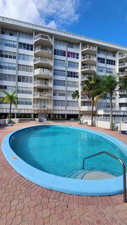 Gateway House North, 16740 NE 9th Ave #807, North Miami Beach, Florida 33162, image 1