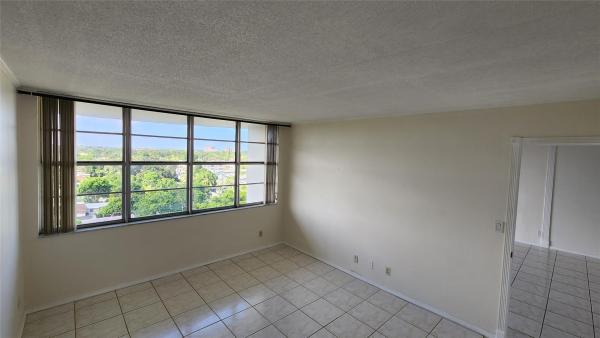 Gateway House North, 16740 NE 9 Ave #807, North Miami Beach, Florida 33162, image 2