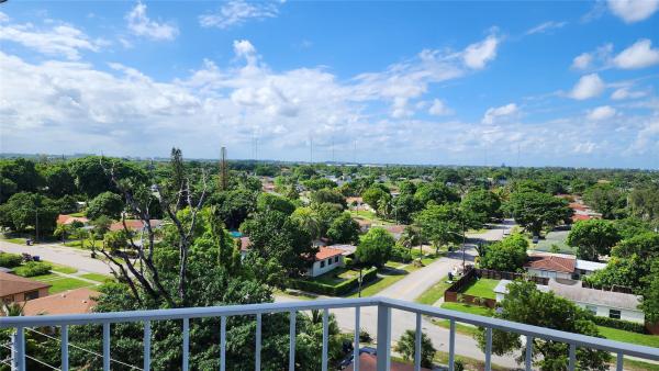 Gateway House North, 16740 NE 9 Ave #807, North Miami Beach, Florida 33162, image 1