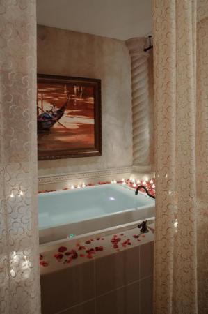 Woodcrest At Boca West Country Club, 7375 Woodmont Ct, Boca Raton, Florida 33434, image 2