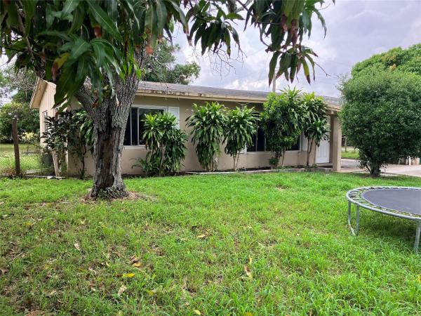 Rolling Green, 302 NE 14th Ave, Boynton Beach, Florida 33435, image 1
