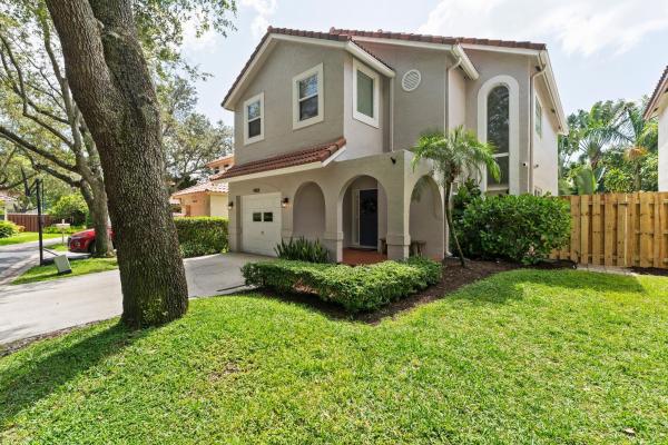 Ventana At Jacaranda, 9808 NW 5th Ct, Plantation, Florida 33324, image 1