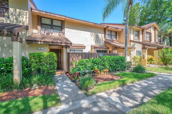 Karanda Village 3, 3965 C Cocoplum Cir #3691, Coconut Creek, Florida 33063, image 1