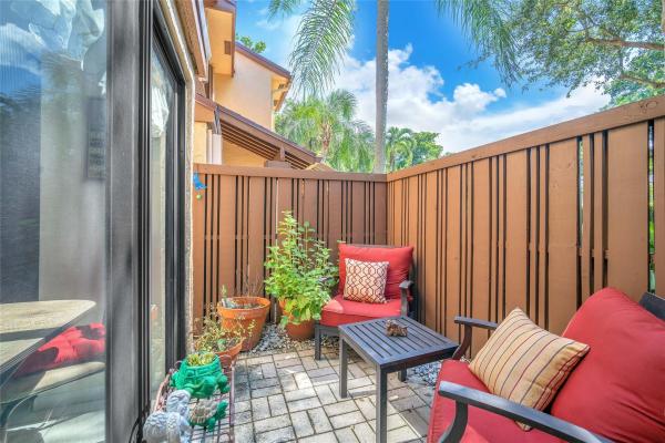 Karanda Village 3, 3965-C Cocoplum Cir #3691, Coconut Creek, Florida 33063, image 1