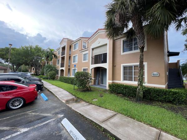 St Andrews At Nob Hill, 8060 N Nob Hill Rd #207, Tamarac, Florida 33321, image 1