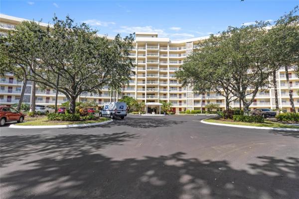 Palm-Aire Country Club 52, 3095 N Course Dr #1009, Pompano Beach, Florida 33069, image 1