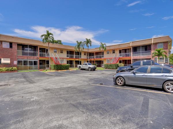 University Manors, 2040 NW 81st Ave #117, Pembroke Pines, Florida 33024, image 1