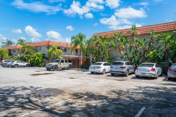 Windsor Court, 3030 NE 5th Ter #1, Wilton Manors, Florida 33334, image 3