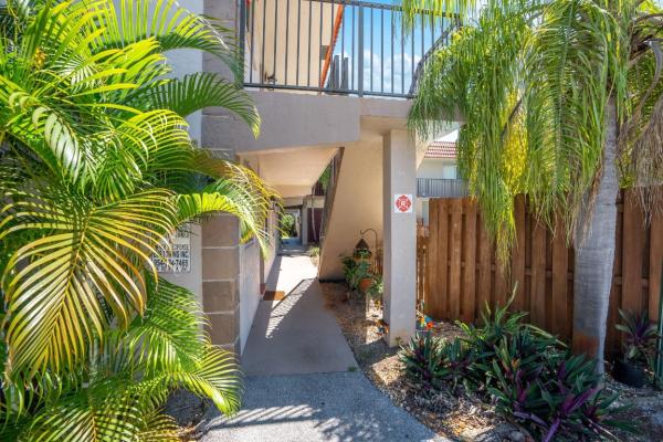 Windsor Court, 3030 NE 5th Ter #1, Wilton Manors, Florida 33334, image 2