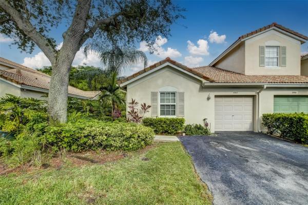 Banyan Oakridge, 4902 SW 32nd Ter, Dania Beach, Florida 33312, image 1