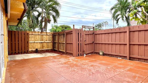 Springdale, 993 Springdale Cir, Palm Springs, Florida 33461, image 3