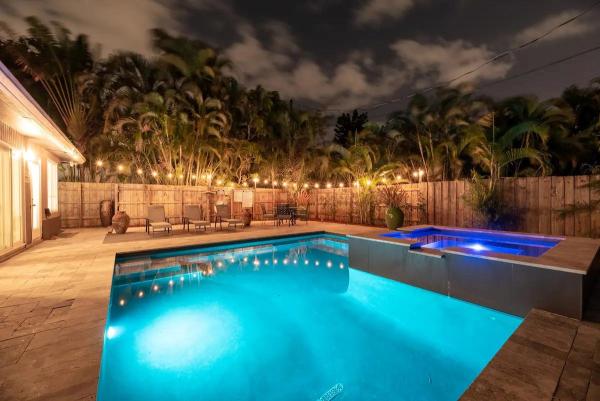 Valencia At Wilton Manors, 816 NE 21st Dr, Wilton Manors, Florida 33305, image 1