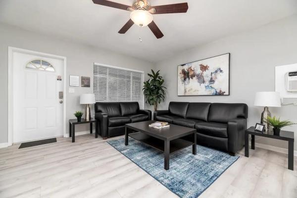 Valencia At Wilton Manors, 816 NE 21st Dr, Wilton Manors, Florida 33305, image 3
