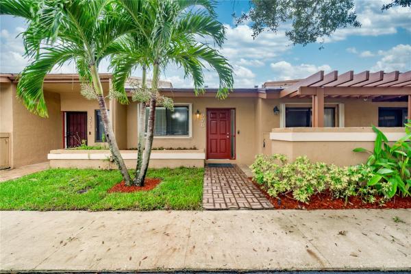Longwood Village At Jacaranda, 976 NW 79th Ter, Plantation, Florida 33324, image 1