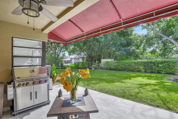 Vineyards Of Plantation, 9161 Vineyard Lake Dr, Plantation, Florida 33324, image 3