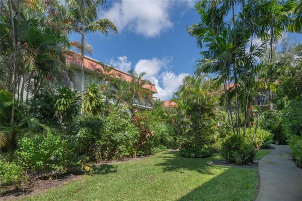 The Racquet Club, 805 W Oakland Park Blvd #D18, Oakland Park, Florida 33311, image 1