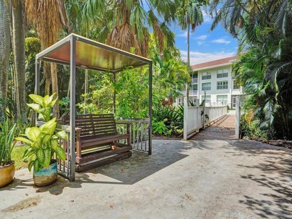 Kings Park Garden, 4025 N Federal Hwy #219B, Fort Lauderdale, Florida 33308, image 2