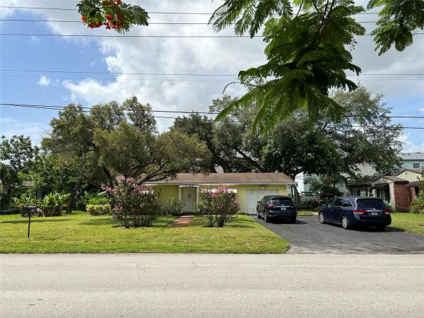 Waverly Place, 424 NE 2nd St, Pompano Beach, Florida 33060, image 1