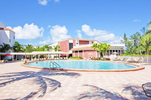 Farnham, 4003 Farnham N, Deerfield Beach, Florida 33442, image 1