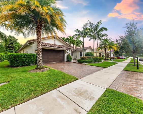 Sawgrass Bay At Heron Bay, 11995 NW 81st Ct, Parkland, Florida 33076, image 2