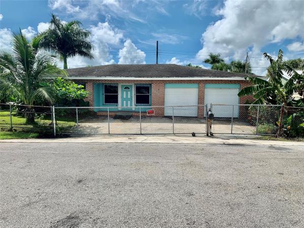 Baileys, 1202 W Avenue A, Belle Glade, Florida 33430, image 1