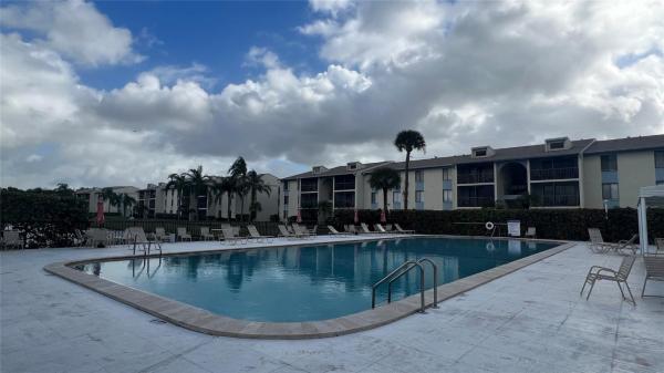 The Palm Club, 1113 Green Pine Blvd #C1, West Palm Beach, Florida 33409, image 2
