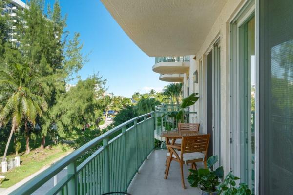 Silver Beach, 3210 NE 5th St #302, Pompano Beach, Florida 33062, image 1