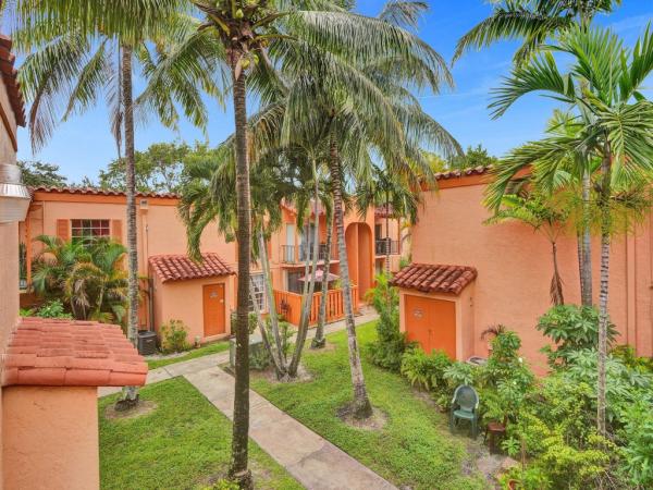 Cypress Village, 7111 Miami Lakes Dr #N4, Miami Lakes, Florida 33014, image 2