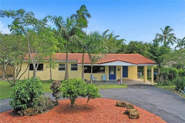 Tropical Manors, 332 NE 29th St, Wilton Manors, Florida 33334, image 1