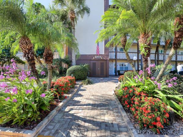 Portofino Village, 3203 Portofino Pt #H2, Coconut Creek, Florida 33066, image 1