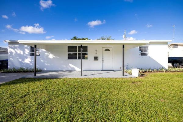 Heritage Lake Estates, 6741 Franklin St, Hollywood, Florida 33024, image 1
